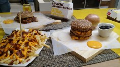Cheddar McRib Barbecue | Novo Sanduiche Sabor Costela Do Mc Donalds